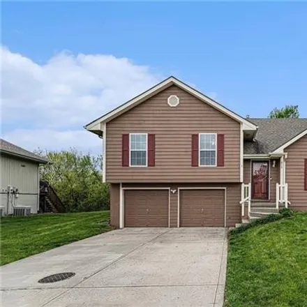 Buy this 3 bed house on 809 Northeast 194 Terrace in Smithville, MO 64492