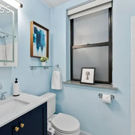 Image 6 - 429 West 24th Street, New York, NY 10001, USA - Apartment for sale