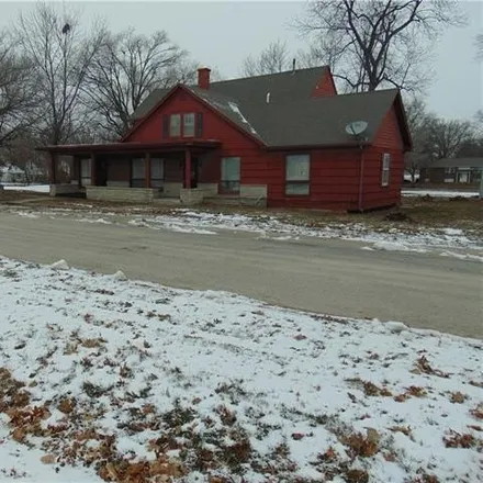 Buy this studio house on 273 West Walnut Street in Archie, Cass County
