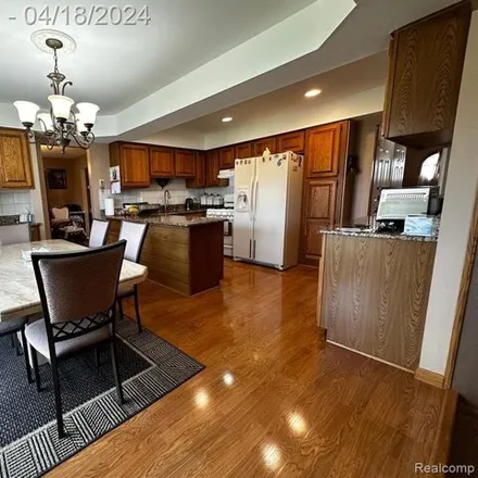 Image 9 - 3039 Groves Drive, Sterling Heights, MI 48310, USA - House for sale