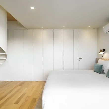 Rent this 1 bed apartment on Avenida da Boavista 815 in 4100-128 Porto, Portugal