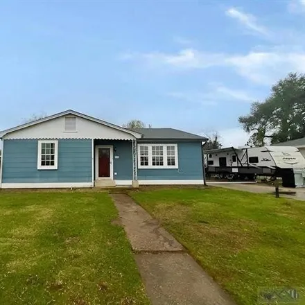Buy this 3 bed house on 228 Patterson Street in Houma, LA 70363