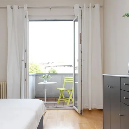 Rent this 2 bed apartment on Grünstraße 13 in 47051 Duisburg, Germany