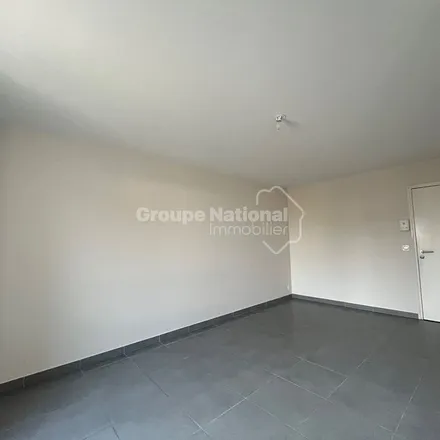 Rent this 4 bed apartment on Cours Jousé Sorbier in 13910 Maillane, France