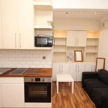 Rent this 1 bed apartment on 25d Frognal in London, NW3 6AL