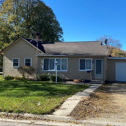 Rent this 2 bed house on 403 3rd Avenue Southwest in Hampton, IA 50441