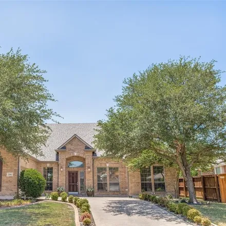 Buy this 5 bed house on 1046 Fieldstone Drive in Cedar Hill, TX 75104