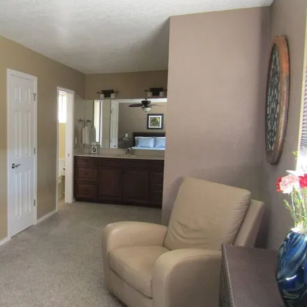 Rent this 3 bed house on Albuquerque