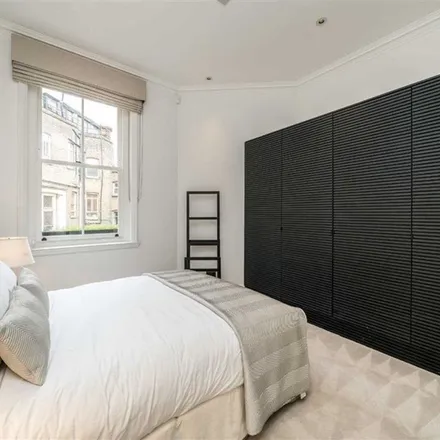 Image 5 - 30 Pont Street, London, SW1X 0BB, United Kingdom - Apartment for rent