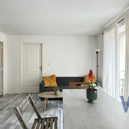 Rent this 3 bed apartment on 25 Place du Général de Gaulle in 59000 Lille, France