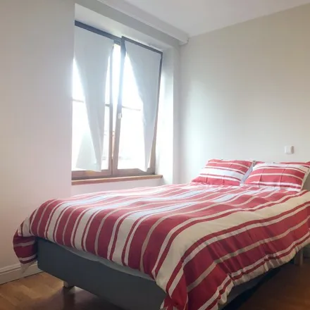 Rent this 2 bed room on Chaussée de Waterloo - Waterloose Steenweg 367 in 1050 Ixelles - Elsene, Belgium