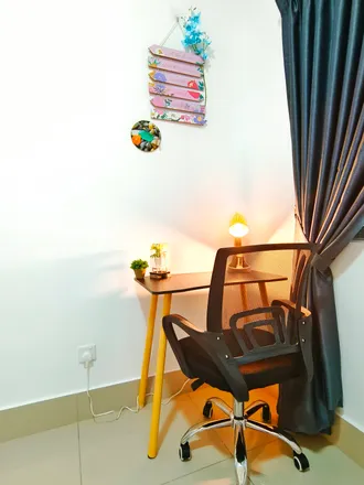 Rent this 1 bed apartment on C1 in Jalan Besi, Razak Mansion