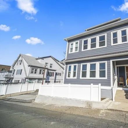 Rent this 4 bed townhouse on 455 Broadway in Somerville, MA 02143