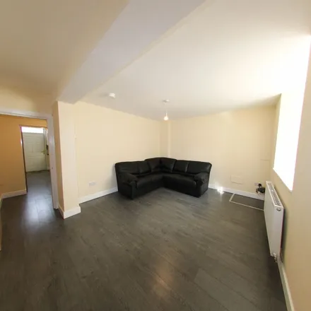 Rent this 1 bed apartment on Fazz's Barber Shop in Brudenell Grove, Leeds