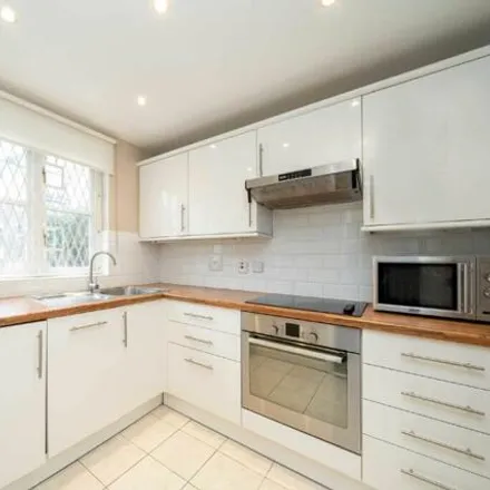 Image 2 - Brompton Park Crescent, London, SW6 1SX, United Kingdom - Apartment for sale