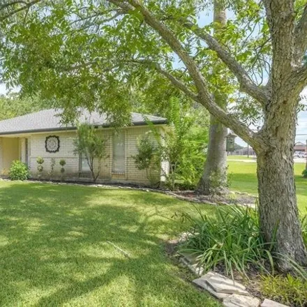 Rent this 3 bed house on 255 Brigadoon Street in Friendswood, TX 77546