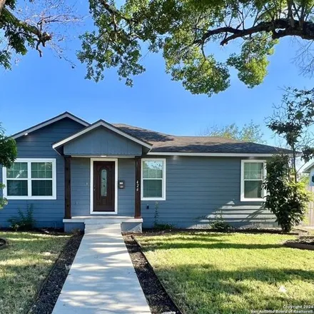 Rent this 3 bed house on 426 W Wildwood in San Antonio, Texas