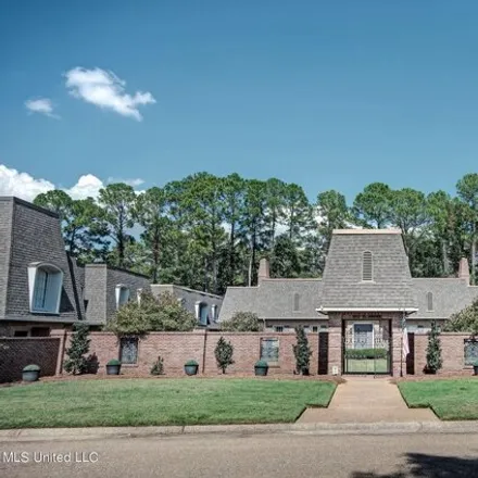 Image 1 - The Country Club of Jackson, 345 Saint Andrews Drive, Rolling Meadows, Jackson, MS 39211, USA - Condo for sale