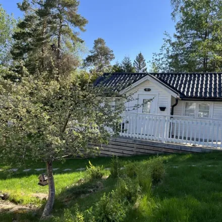 Rent this 1 bed apartment on Kummelnäsvägen 69 in 132 37 Boo, Sweden