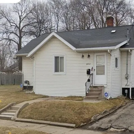 Buy this 1 bed house on 2186 South Grand Traverse Street in Flint, MI 48503
