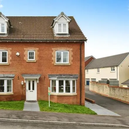 Buy this 5 bed house on Cyfarthfa Mews in Wye, Kent