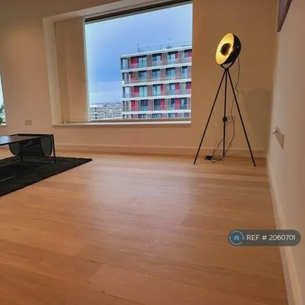Rent this 2 bed house on Deanston Building in Royal Wharf, London