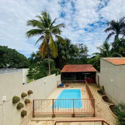 Buy this 6 bed house on Rua Paraguaçu in Setor Ocidente da Vila Brasília, Aparecida de Goiânia - GO