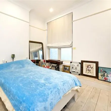 Image 5 - 32-34 Inverness Terrace, London, W2 3HS, United Kingdom - Room for rent