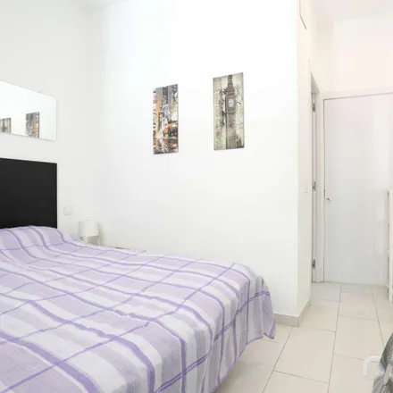 Rent this studio apartment on Madrid in Calle de Rodrigo Uhagón, 28026 Madrid