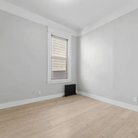 Image 6 - 836 East 229th Street, New York, NY 10466, USA - Duplex for sale