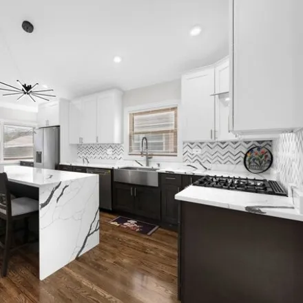 Image 3 - 4348 West 77th Place, Chicago, IL 60652, USA - House for sale