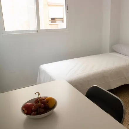 Rent this 4 bed room on Talleres Miguel Heras in Carrer d'Higinio Noja (Professor), 46023 Valencia