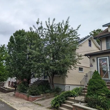 Buy this 3 bed house on 73 Hartford Avenue in New York, NY 10310