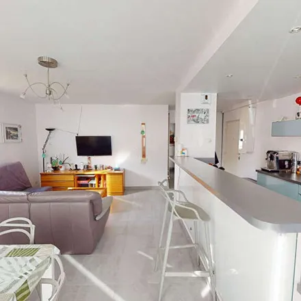 Rent this 4 bed apartment on 38 Rue du Val de Saire in 50100 Cherbourg-en-Cotentin, France