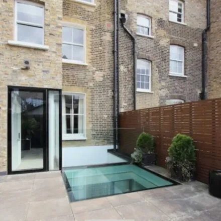 Rent this 5 bed townhouse on The Berkeley in Wilton Place, London