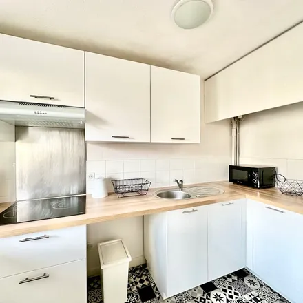 Rent this 1 bed apartment on 257 Cours de l'Argonne in 33000 Bordeaux, France