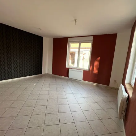 Image 2 - 9 Place Faidherbe, 62450 Bapaume, France - Apartment for rent