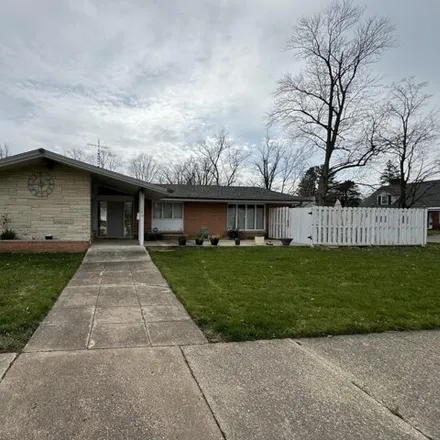 Buy this 3 bed house on 184 West May Street in Benton Harbor, MI 49022