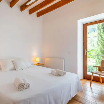 Rent this 2 bed apartment on Lloseta in Carrer Truiola, 07360 Lloseta