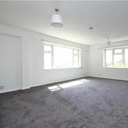 Image 2 - Dene Court, Mill Road, Worthing, BN11 4JJ, United Kingdom - Apartment for rent