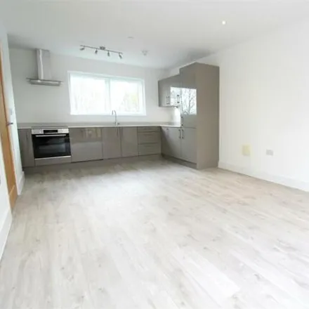 Image 3 - Oak Court, Sandridge Park, St Albans, AL3 6PH, United Kingdom - Room for rent