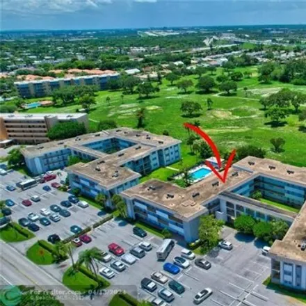 Rent this 1 bed condo on 5501 Nw 2nd Ave Apt 313 in Boca Raton, Florida