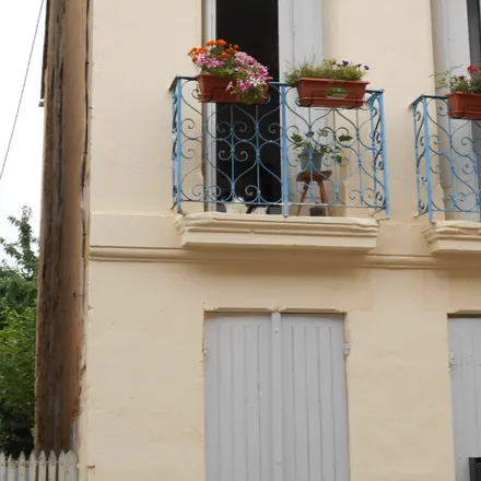 Rent this 2 bed house on Bergerac