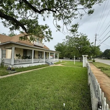 Image 4 - 170 South Pecan Street, Pearsall, TX 78061, USA - House for sale