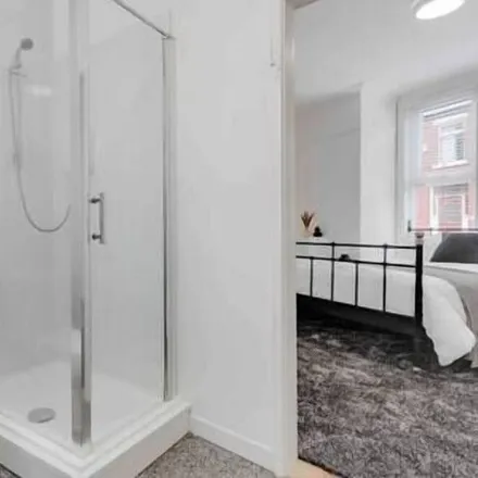 Image 5 - Liverpool, L18 1LX, United Kingdom - House for rent