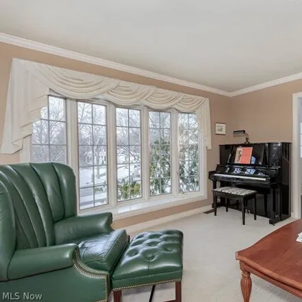 Image 3 - 32 Heather Court, Chagrin Falls, Cuyahoga County, OH 44022, USA - House for sale