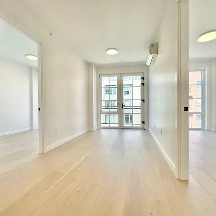 Image 2 - 37-21 32nd Street, New York, NY 11101, USA - Apartment for rent