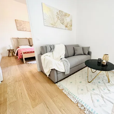 Rent this 2 bed apartment on 25 Rue Didot in 75014 Paris, France