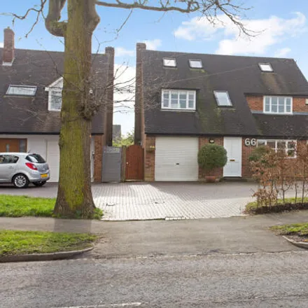 Buy this 6 bed house on Beechwood Ave in Sandpit Lane, Sandridge