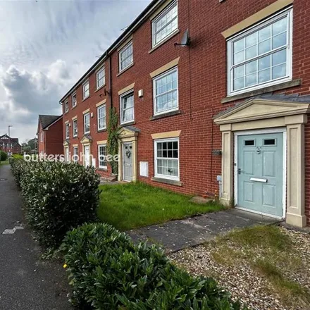 Rent this 3 bed townhouse on Carter Close in Nantwich, CW5 5GD